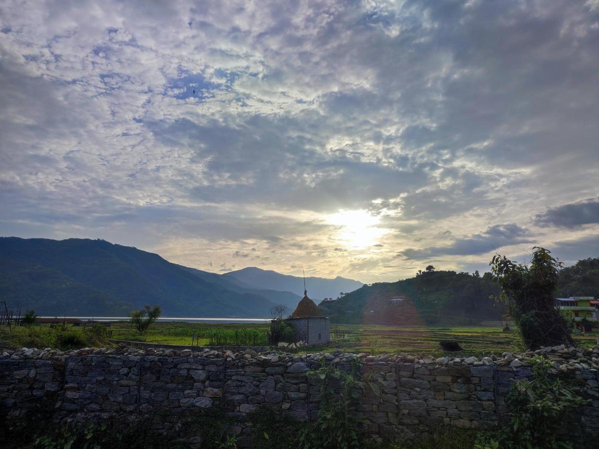 Tranquil Water Guest House Pokhara Exterior foto